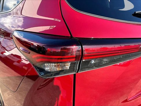 Used 2026 Toyota Highlander XLE AWD/4WD image 28