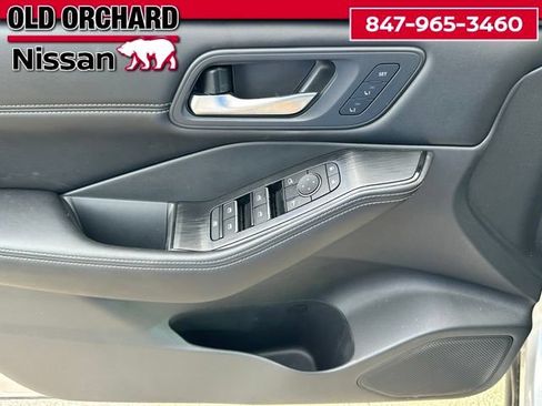 Used 2022 Nissan Rogue SL AWD/4WD image 9