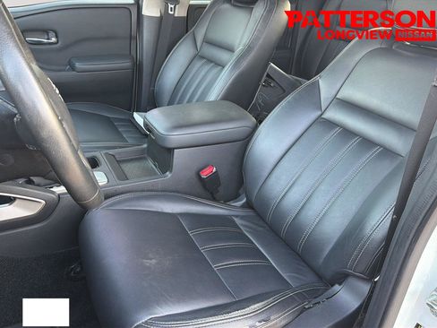Used 2023 Nissan Frontier SV w/ SV Convenience Package RWD image 16