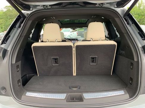 Used 2023 Cadillac XT6 Sport image 13