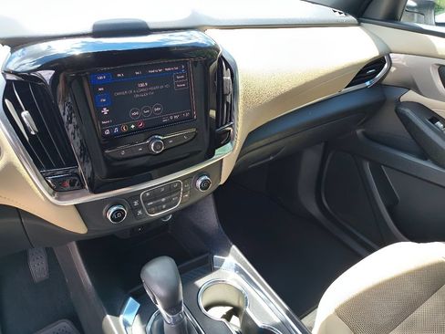 Used 2022 Chevrolet Traverse LS AWD/4WD image 16
