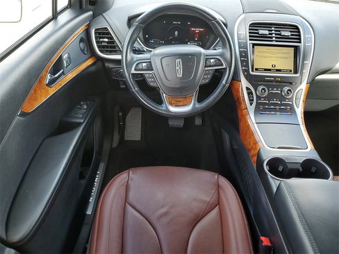 Used 2019 Lincoln Nautilus Reserve image 15