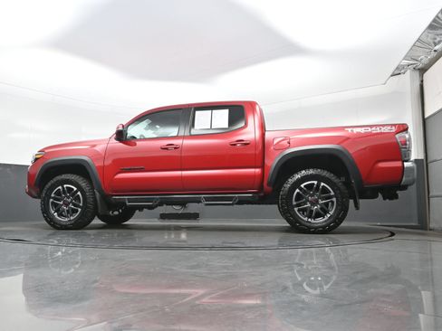 Used 2023 Toyota Tacoma TRD Off-Road w/ Black Out Package (TMS) AWD/4WD image 29