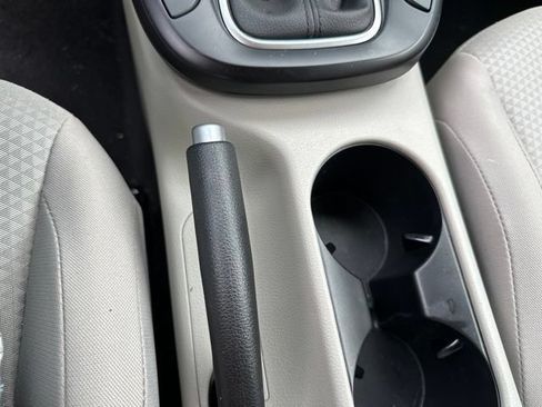 Certified 2025 Kia Soul LX w/ LX Technology Package FWD image 31