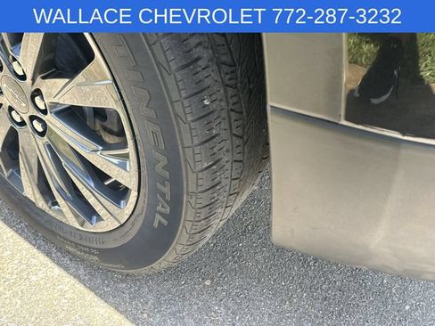 Used 2023 Chevrolet Traverse RS FWD image 10