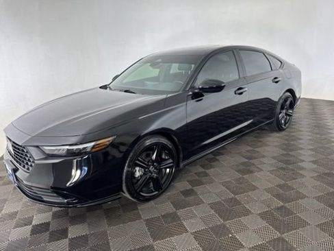 Used 2025 Honda Accord Sport image 5