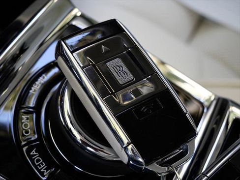 Certified 2022 Rolls-Royce Phantom Extended Wheelbase w/ The Phantom Package RWD image 40