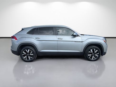 Used 2023 Volkswagen Atlas Cross Sport SE FWD image 2