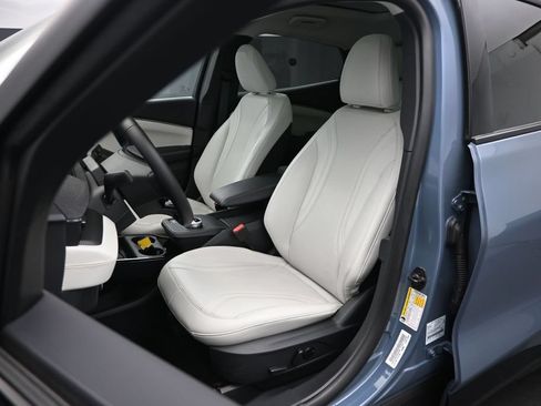 Used 2023 Ford Mustang Mach-E Premium RWD image 9