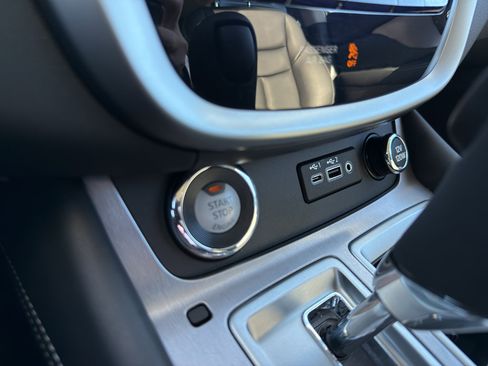 Certified 2024 Nissan Murano SV w/ SV Midnight Edition Package image 20