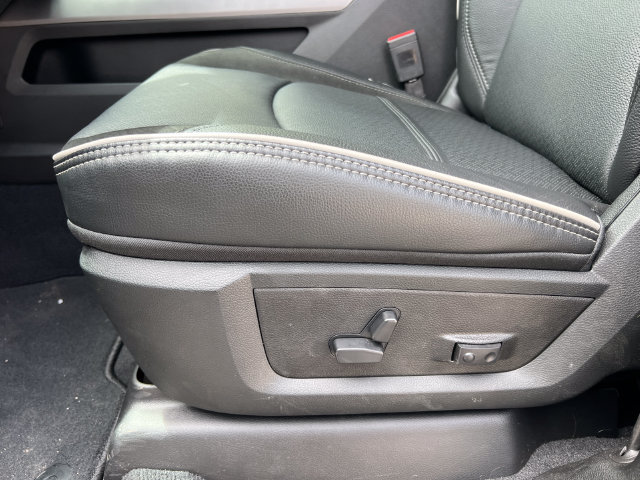 New 2026 RAM 2500 Laramie AWD/4WD image 11