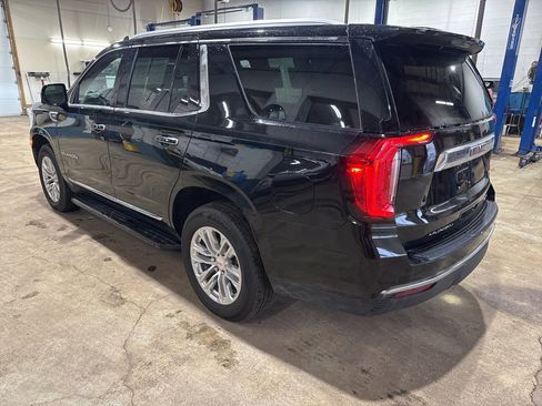 Used 2023 GMC Yukon SLT w/ SLT Luxury Package image 2