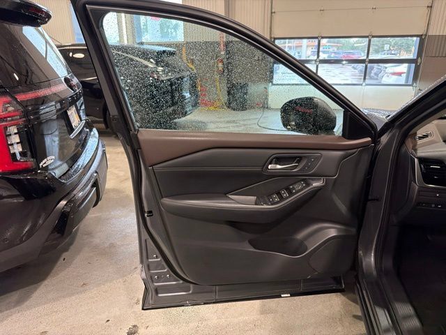 Certified 2023 Nissan Rogue SL AWD/4WD image 19