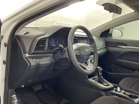 Used 2019 Hyundai Elantra SE w/ Cargo Package FWD image 18
