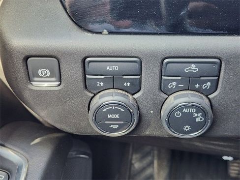 Used 2025 Chevrolet Silverado 1500 LT image 25