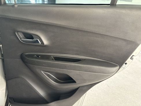 Used 2019 Chevrolet Trax LT w/ Driver Confidence Package image 24