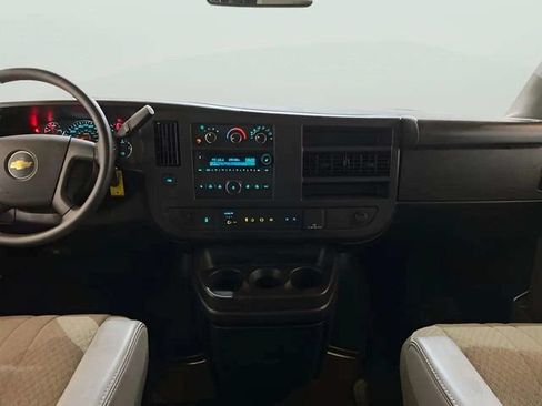 Used 2025 Chevrolet Express 3500 LT w/ LT Preferred Equipment Group RWD image 13