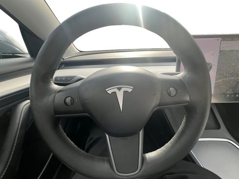 Used 2021 Tesla Model 3 Standard Range Plus image 14