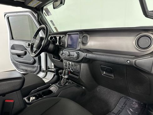 Used 2021 Jeep Gladiator Sport image 22