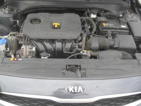 Used 2020 Kia Forte LXS FWD image 24