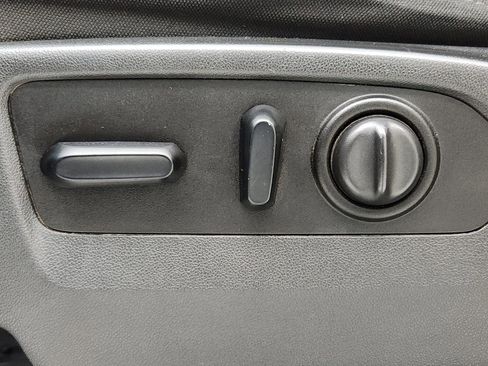 Used 2021 Chevrolet Silverado 2500 LT w/ Convenience Package image 28