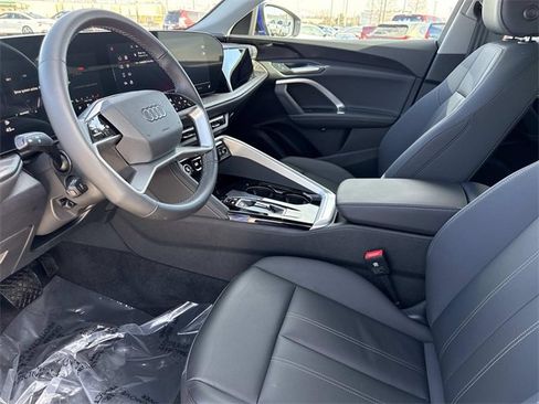 Certified 2025 Audi Q5 Premium w/ Convenience Package image 23