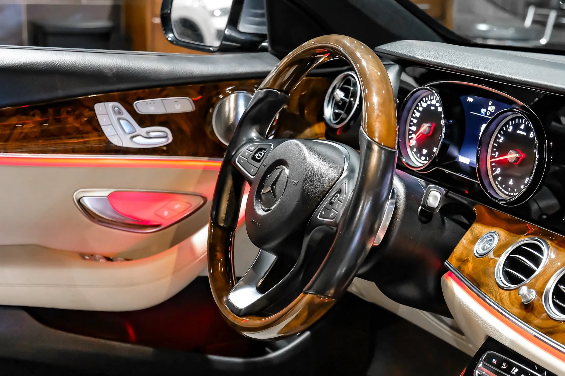 Used 2018 Mercedes-Benz E 300 image 14