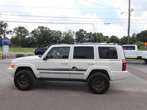 Used 2008 Jeep Commander Limited RWD image 9