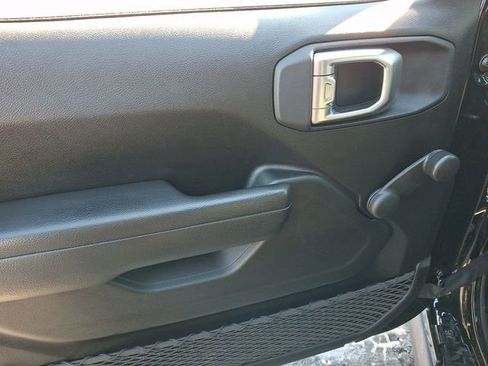 Used 2023 Jeep Wrangler Unlimited Sport image 12