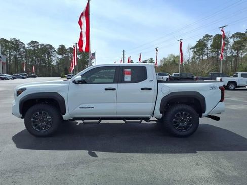 New 2025 Toyota Tacoma TRD Off-Road w/ TRD Off Road Premium Package AWD/4WD image 3