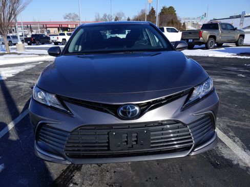 Certified 2023 Toyota Camry LE image 3