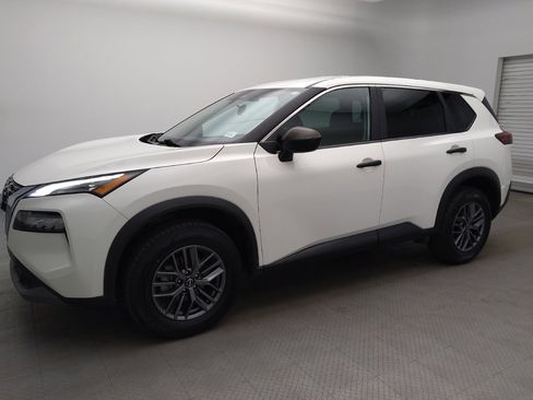 Used 2023 Nissan Rogue S FWD image 2
