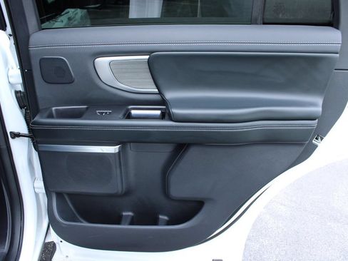 Used 2025 Ford Expedition Platinum w/ Driver's Package AWD/4WD image 21