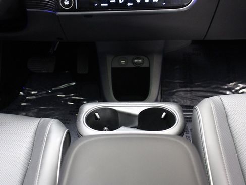 Used 2024 Hyundai Ioniq 5 Limited image 33