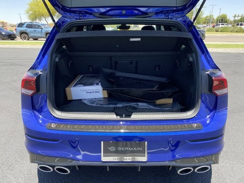 Used 2024 Volkswagen Golf R AWD/4WD image 8