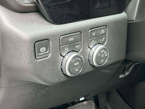 New 2026 GMC Sierra 1500 Elevation w/ Elevation Premium Package AWD/4WD image 24