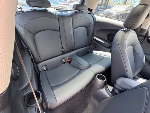 Used 2023 MINI Cooper 2-Door Hardtop FWD image 7