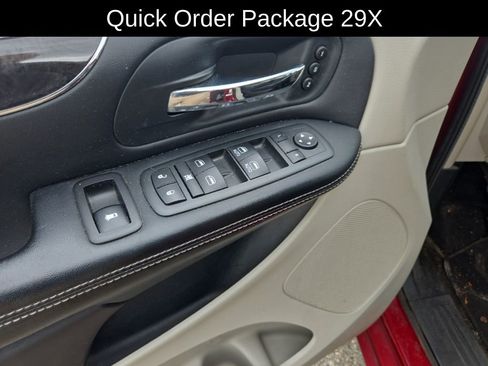 Used 2012 Chrysler Town & Country Limited w/ Luxury Group FWD image 14