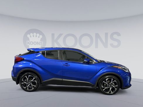 Used 2022 Toyota C-HR XLE image 8