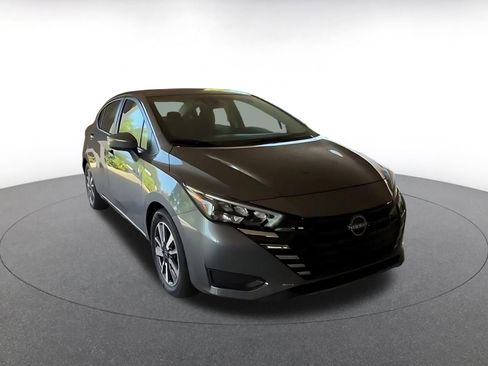 Used 2025 Nissan Versa SV FWD image 3