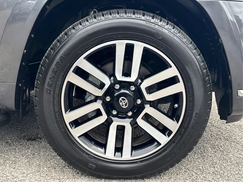 Used 2018 Toyota 4Runner Limited RWD image 10