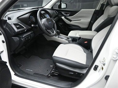 Used 2023 Subaru Forester Premium image 17