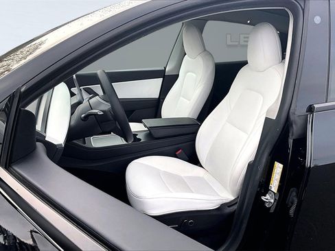 Used 2022 Tesla Model Y Performance image 25