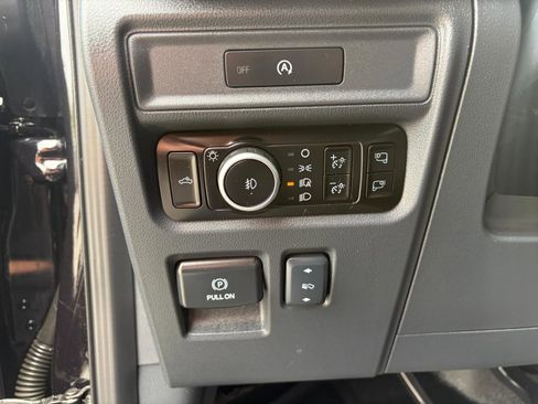 Used 2025 Ford F150 Lariat AWD/4WD image 13