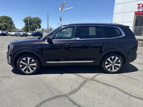 Used 2022 Kia Telluride EX w/ EX Premium Package FWD image 4