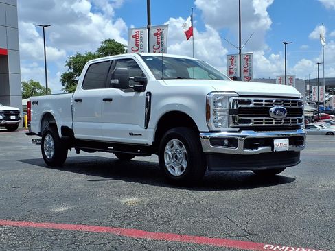 Used 2025 Ford F350 XLT AWD/4WD image 4