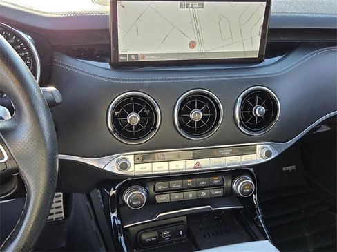 Used 2022 Kia Stinger GT2 image 18