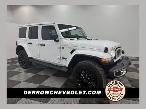 Used 2025 Jeep Wrangler Unlimited Sahara image 1
