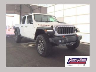 Used 2025 Jeep Gladiator Mojave w/ Convenience Group AWD/4WD video 1