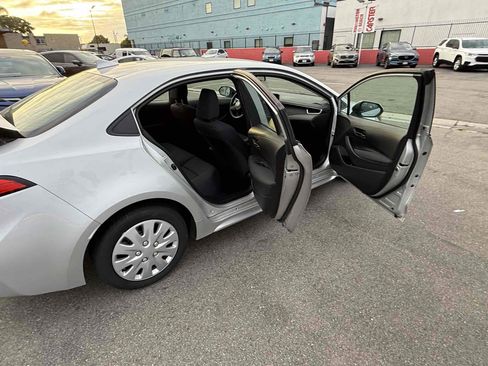 Used 2025 Toyota Corolla LE FWD image 24